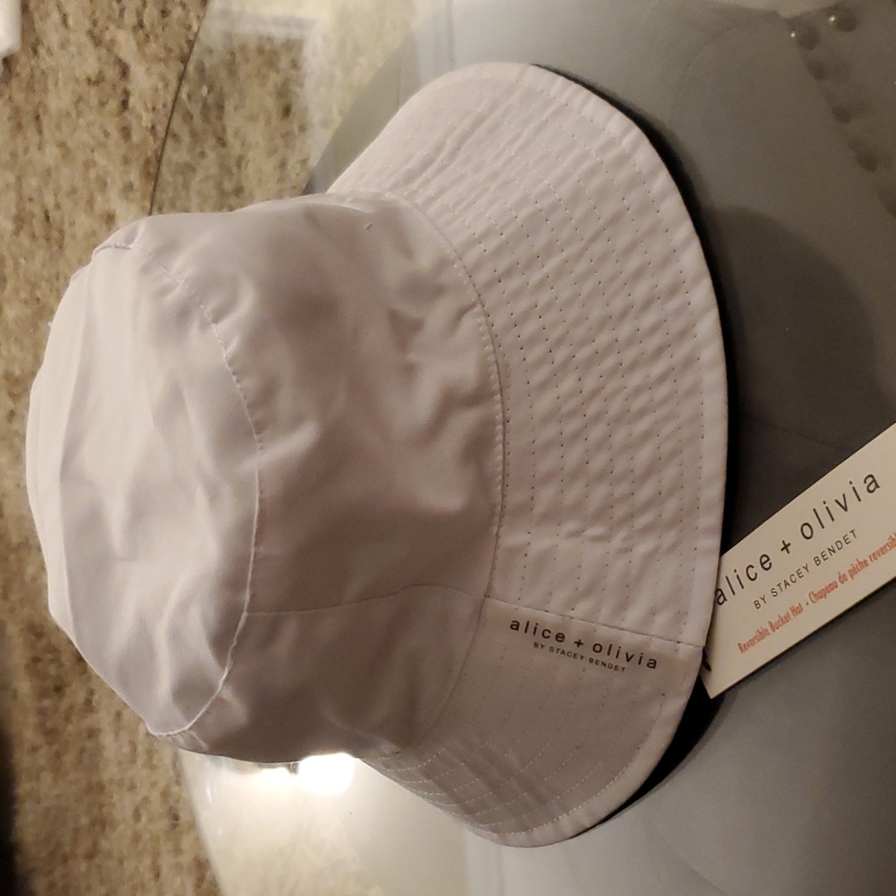 Alice + Olivia Reversible Daisy Bucket Hat - Picture 6 of 8
